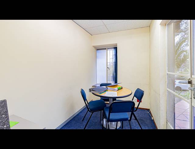 384M² OFFICE TO LET IN FERNDALE